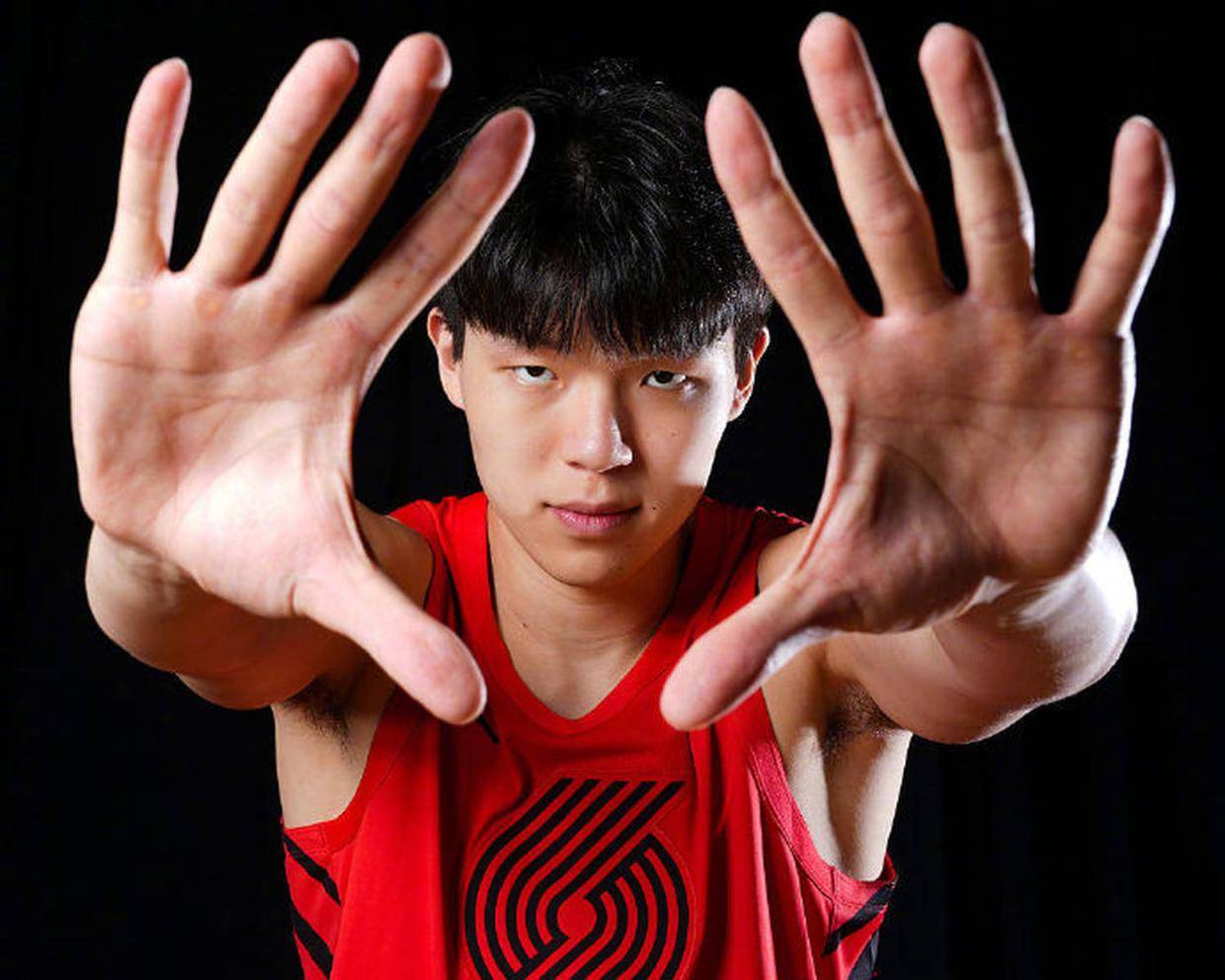 队记:杨瀚森能成为组织核心 管理层喜欢他的传球