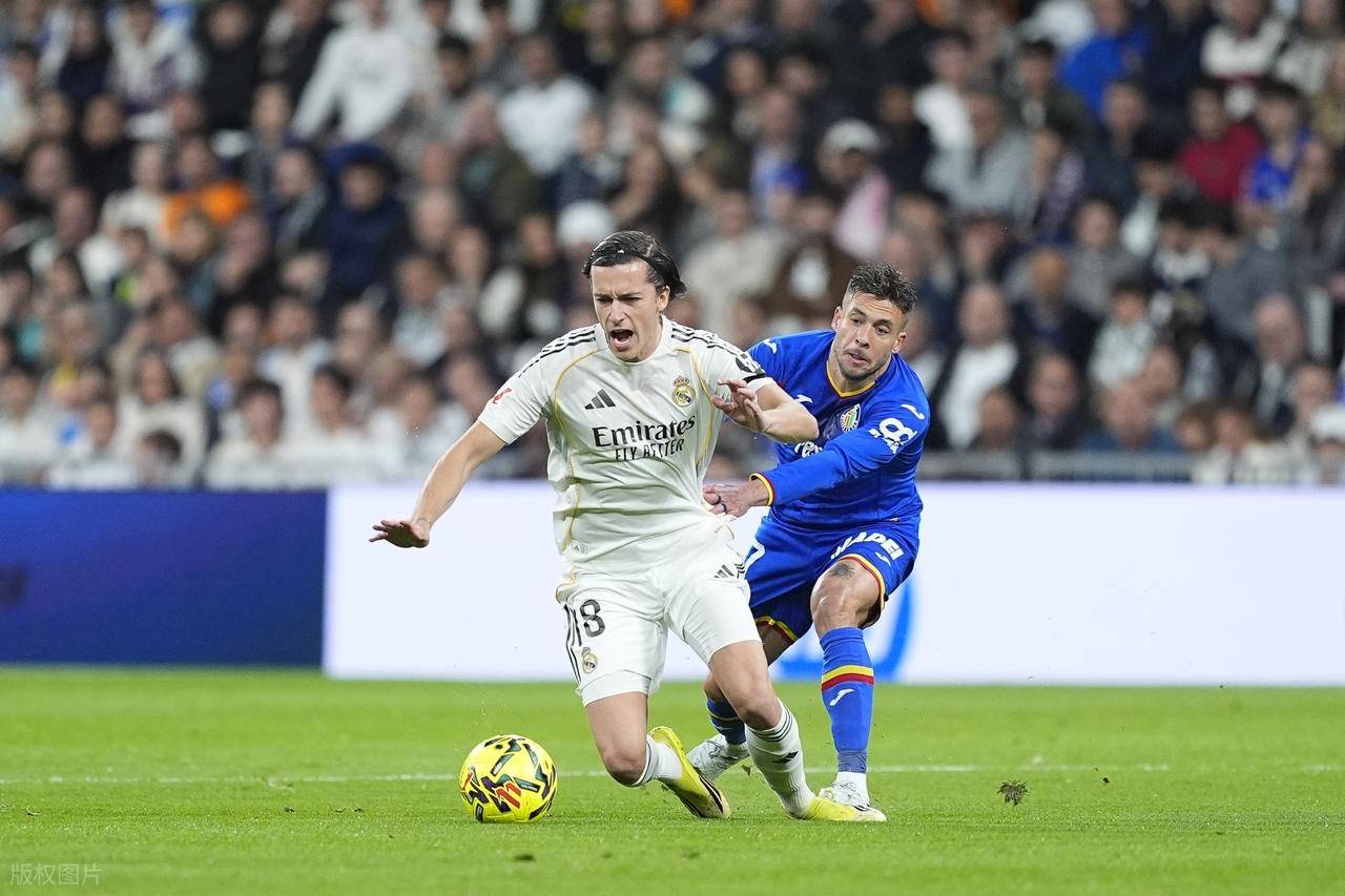 随着皇马爆大冷门0-1+惨遭西甲2连败,西甲最新积分榜出炉